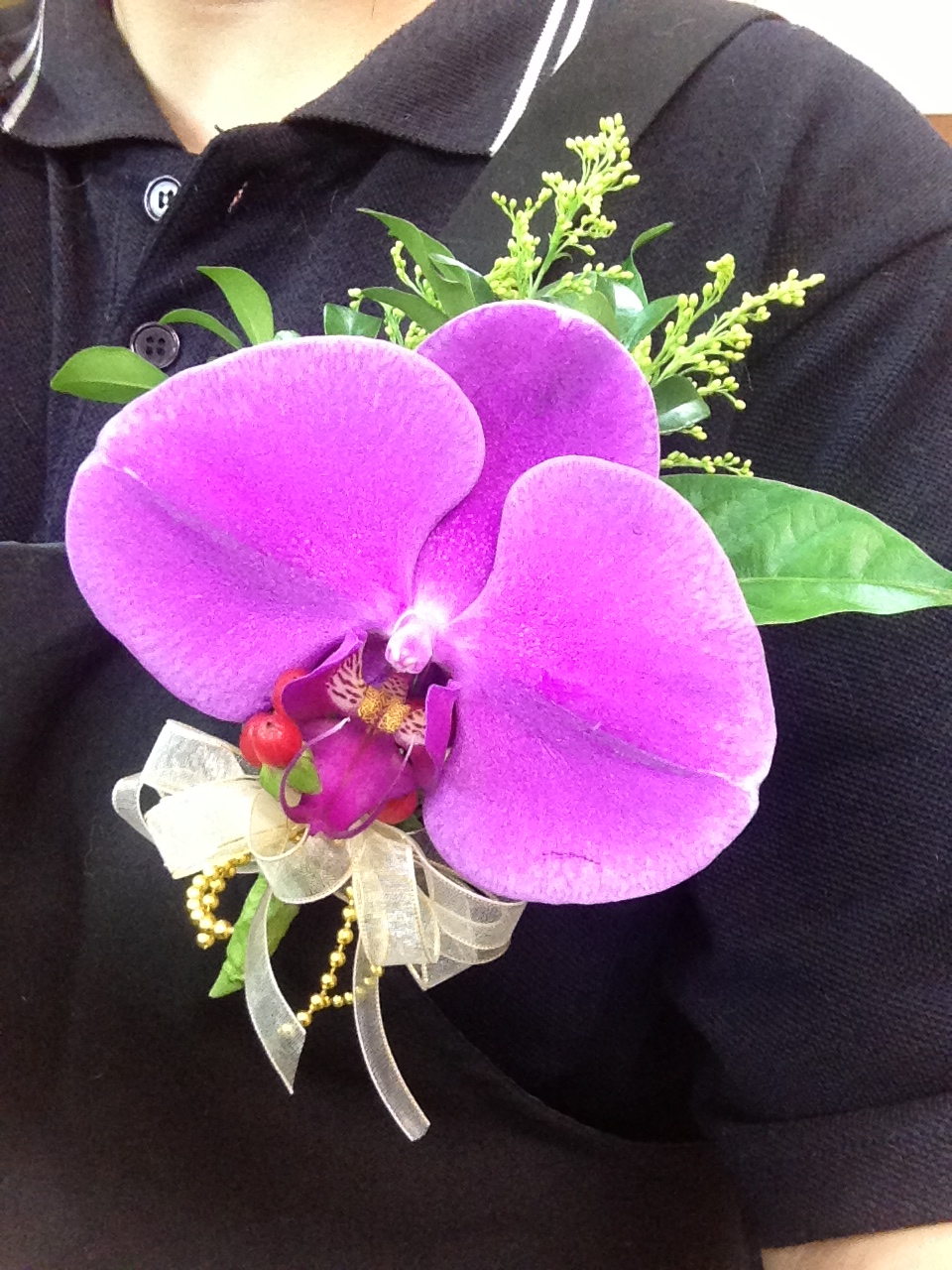 蝴蝶蘭胸花 榮陞 榮任 開幕 展覽 活動 婚禮b23 喜樂創意設計花店